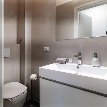 Sweet On The - Downtown Apartment